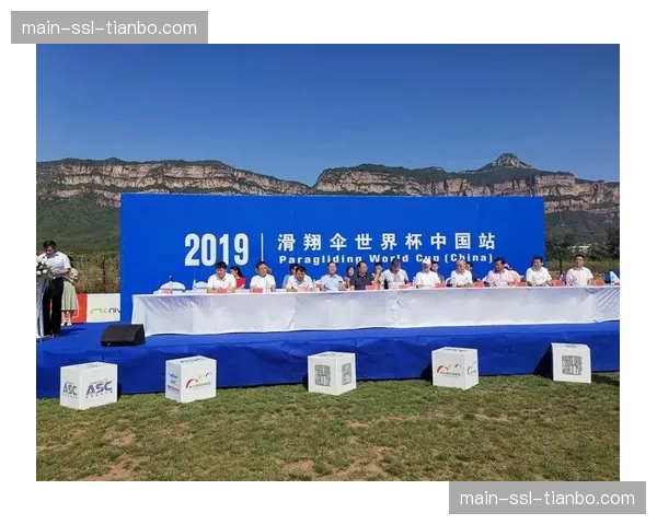 副赛选手杰克·德拉·马多纳那因违规踢击被取消资格