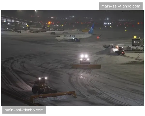 预计暴风雪将影响美国东北部多场大学冰球联赛 预计暴风雪将影响美国东北部多场大学冰球联赛