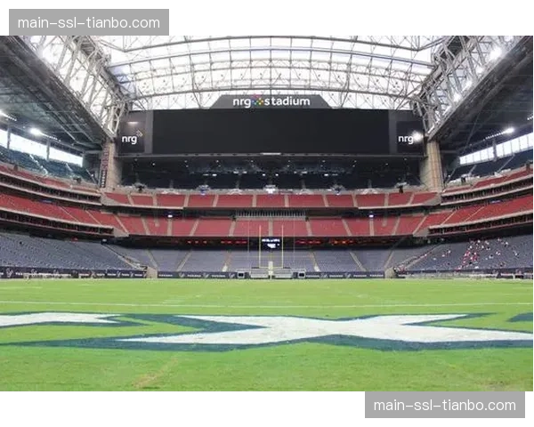 休斯顿太空人队主场屋顶因例行维护,将在四月系列赛期间保持开放 休斯顿太空人队主场屋顶因例行维护,将在四月系列赛期间保持开放