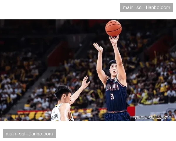 广东对阵广厦:季后赛前四争夺的关键战役 广东对阵广厦:季后赛前四争夺的关键战役